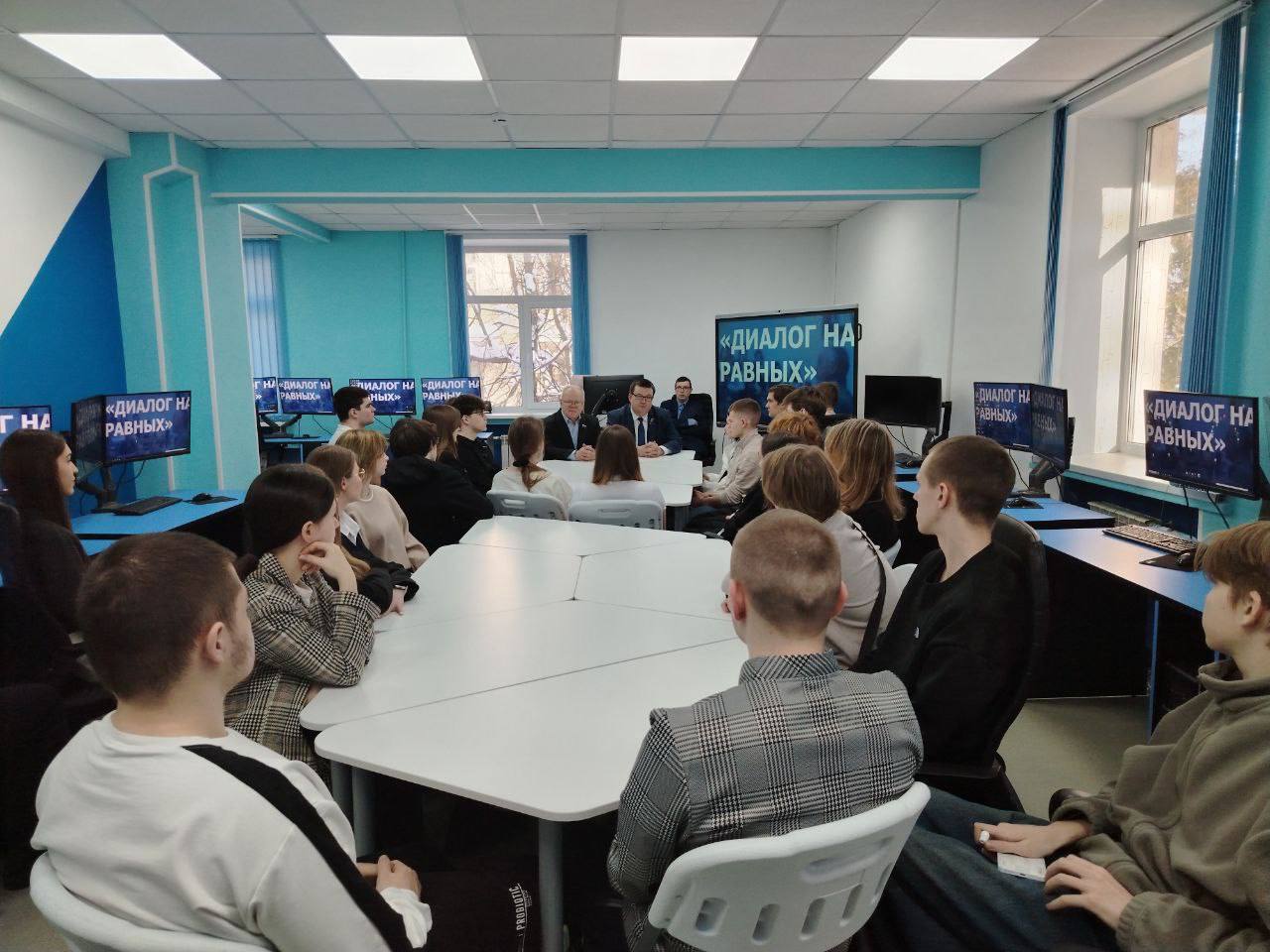 СТУПИНО. В преддверии Дня студента встретился с самым активными и талантливыми ребятами из Ступинского техникума им. А.Т. Туманова СТУПИНО. В преддверии Дня студента встретился с самым активными и талантливыми ребятами из Ступинского техникума им. А.Т. Туманова