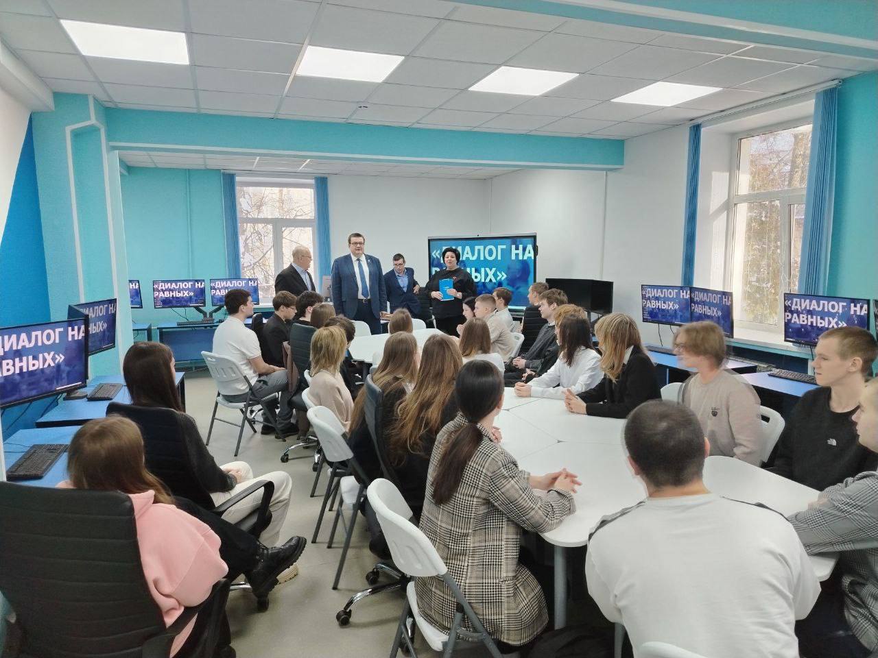 СТУПИНО. В преддверии Дня студента встретился с самым активными и талантливыми ребятами из Ступинского техникума им. А.Т. Туманова