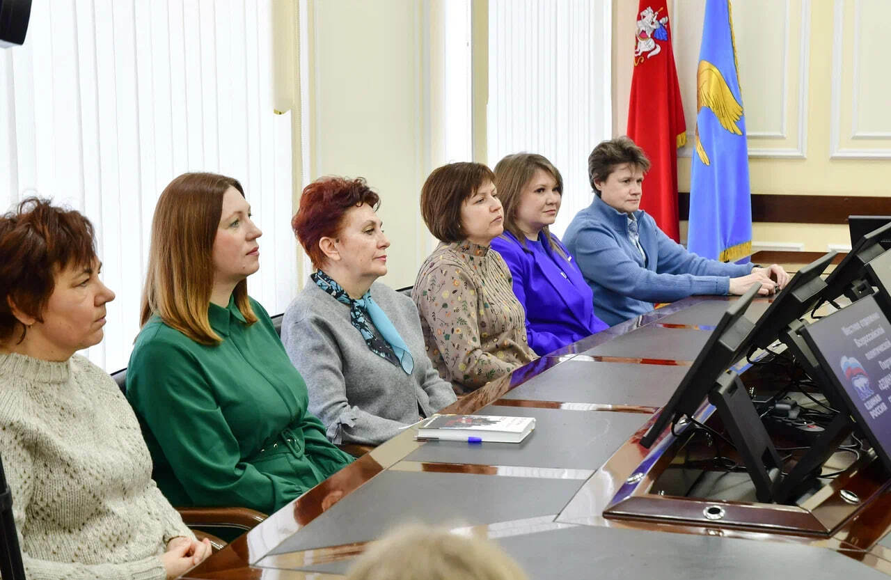 Ступинских журналистов, представителей школьных и молодежных медиацентров поздравили с профессиональным праздником - Днём российской печати Ступинских журналистов, представителей школьных и молодежных медиацентров поздравили с профессиональным праздником - Днём российской печати