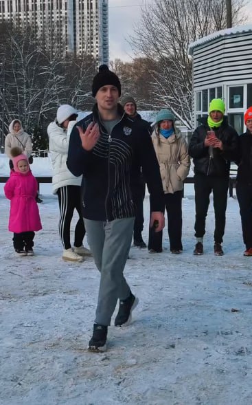 Николай Бобылев, учитель физкультуры Пановской школы и победитель 2-го сезона спортивно-экстремального реалити-шоу «Титаны» на ТНТ, вновь возвращается на телеэкраны Николай Бобылев, учитель физкультуры Пановской школы и победитель 2-го сезона спортивно-экстремального реалити-шоу «Титаны» на ТНТ, вновь возвращается на телеэкраны