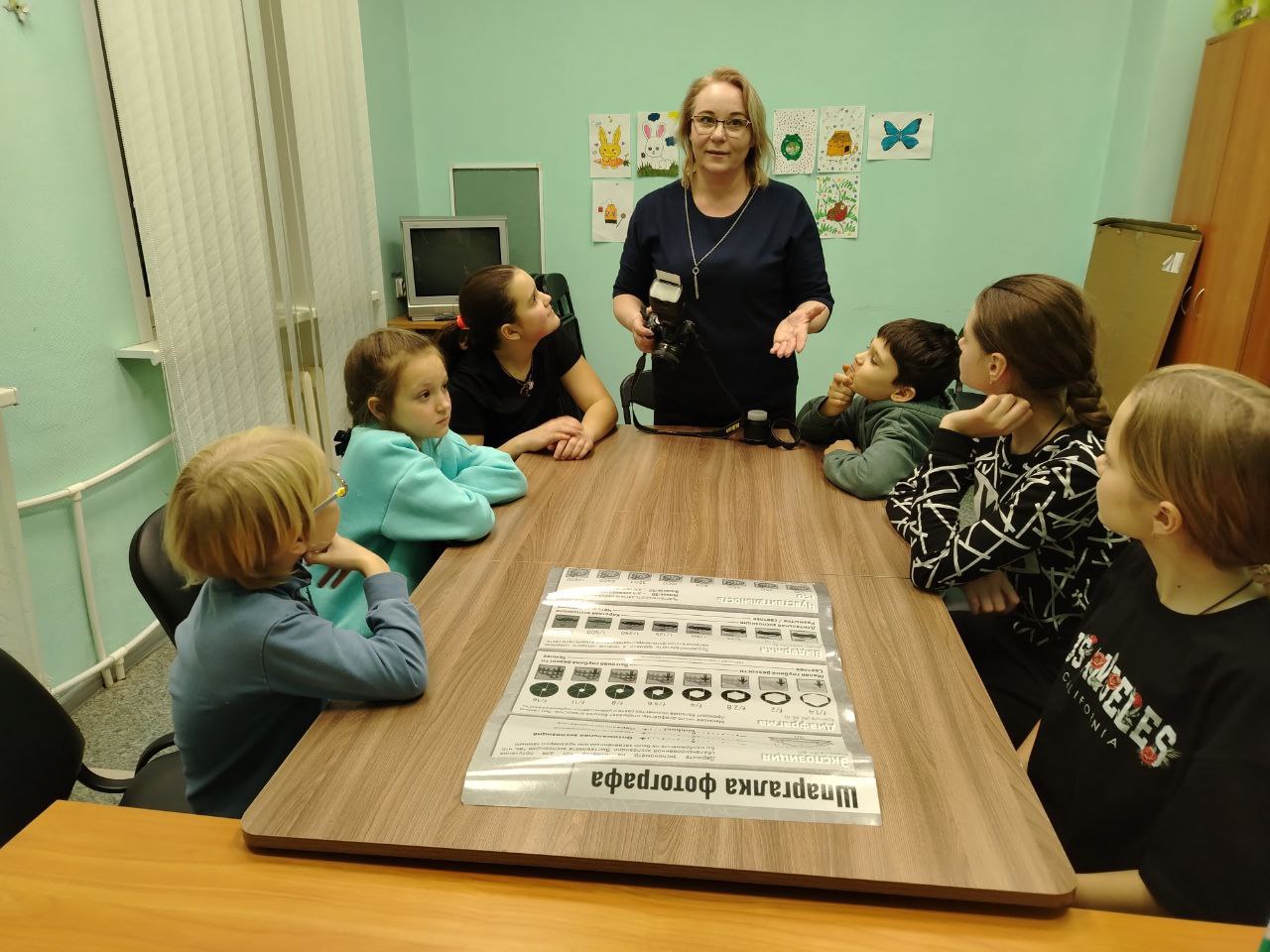 Наши новости. 23 января в ДК «Родник» м.о. Чехов была проведена программа для подростков и молодежи «Студенты в фокусе» в рамках проекта «Фото-клуб» Наши новости. 23 января в ДК «Родник» м.о. Чехов была проведена программа для подростков и молодежи «Студенты в фокусе» в рамках проекта «Фото-клуб»