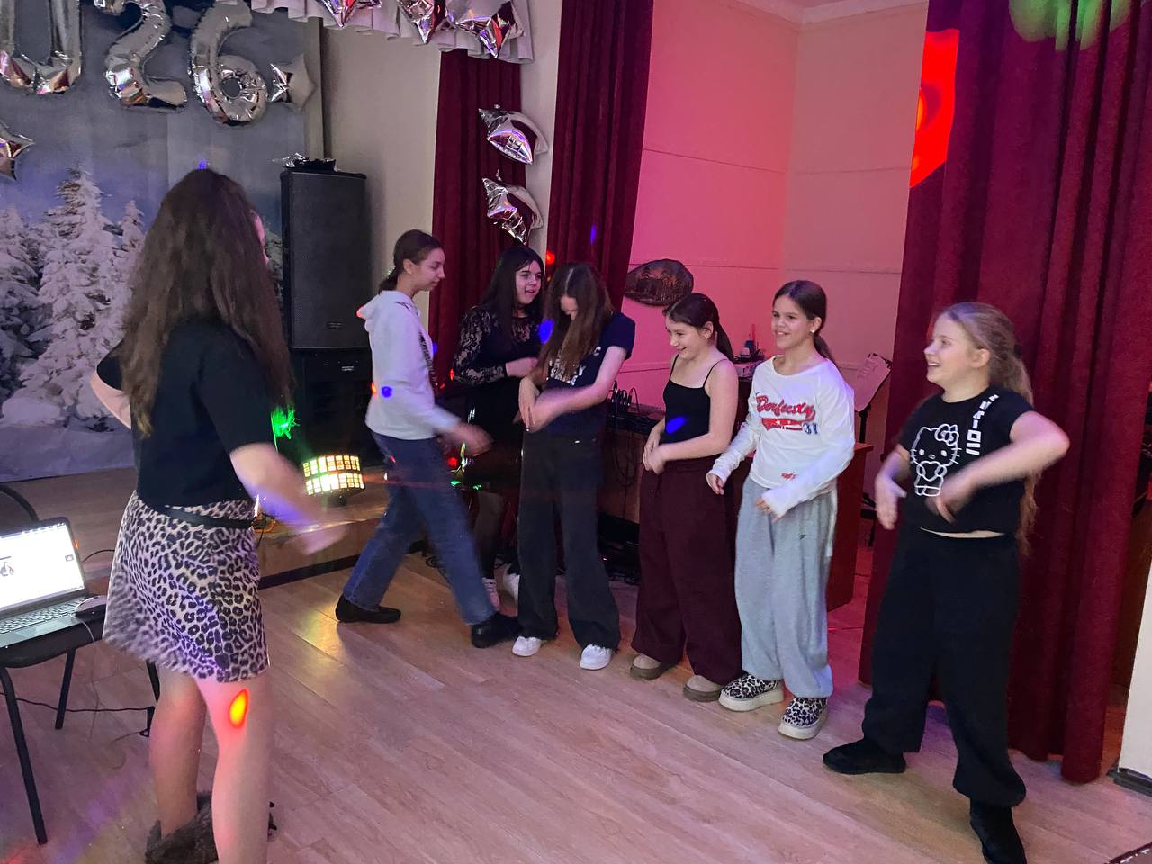 Наши новости. В ДК "Ровесник" м.о. Чехов прошла развлекательная программа для молодежи ко дню студента "Татьянин день" Наши новости. В ДК "Ровесник" м.о. Чехов прошла развлекательная программа для молодежи ко дню студента "Татьянин день"