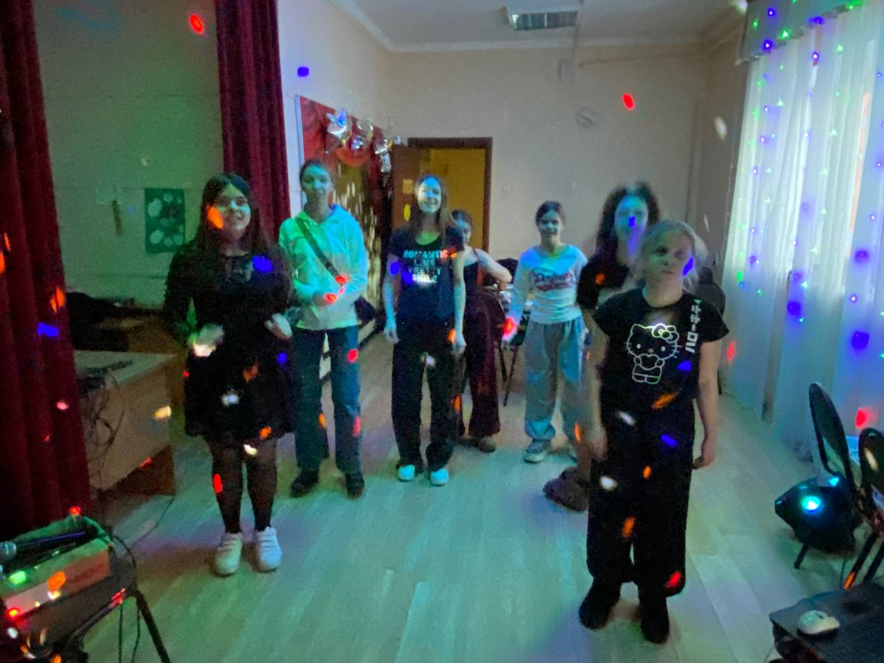 Наши новости. В ДК "Ровесник" м.о. Чехов прошла развлекательная программа для молодежи ко дню студента "Татьянин день" Наши новости. В ДК "Ровесник" м.о. Чехов прошла развлекательная программа для молодежи ко дню студента "Татьянин день"