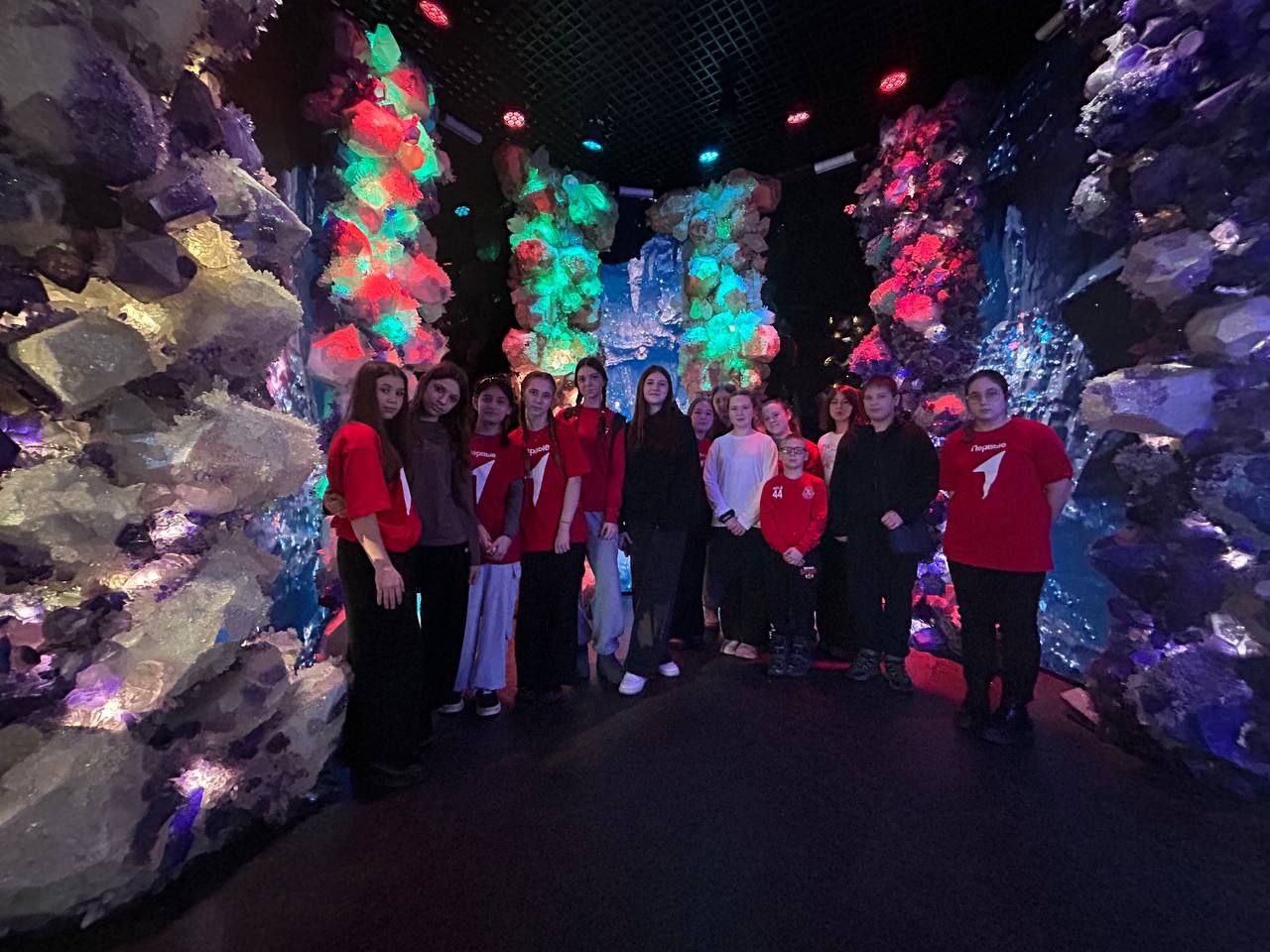 Участники Движения Первых из МБОУ СОШ №3 совершили увлекательное путешествие в мир культуры и творчества, посетив Национальный Центр «Россия» 24 января! Участники Движения Первых из МБОУ СОШ №3 совершили увлекательное путешествие в мир культуры и творчества, посетив Национальный Центр «Россия» 24 января!