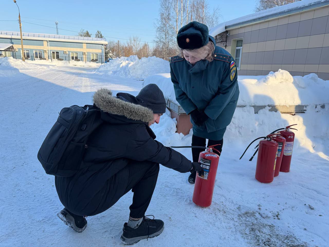 #НетПожарамРаменское. Инспекторы пожарного надзора совместно с сотрудниками ПСЧ-262 ТУ 8 "Мособлпожспас" организовали увлекательное мероприятие по повышению уровня пожарной грамотности студентов Гжельского государственного...