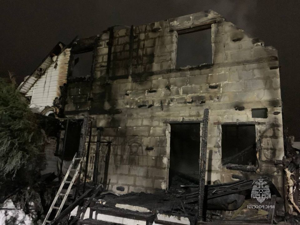 Пожар унес две жизни. Ночью 25 января произошел пожар в частном жилом доме, расположенном в деревне Селиваниха муниципального округа Истра