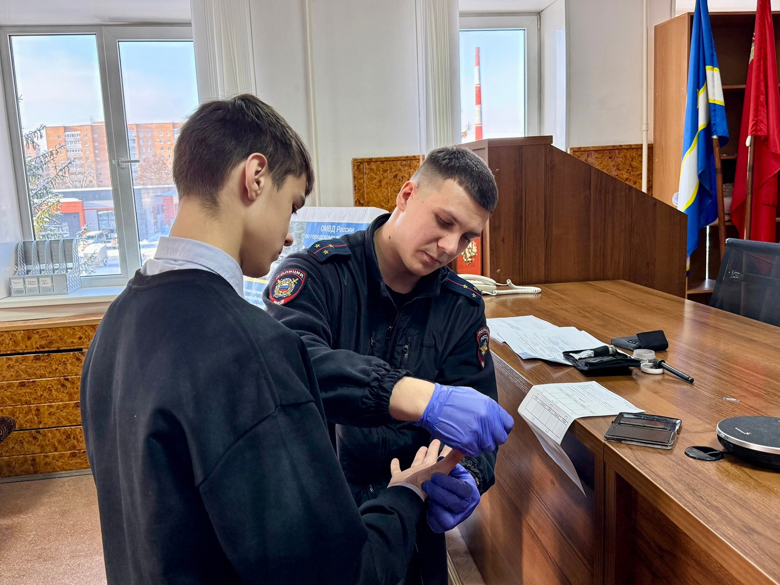 Дактилоскопия вместо уроков: в Ступино школьники на день стали криминалистами Дактилоскопия вместо уроков: в Ступино школьники на день стали криминалистами