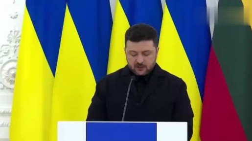 Зеленский оговорился и чуть не перешёл на русский на пресс-конференции в Вильнюсе