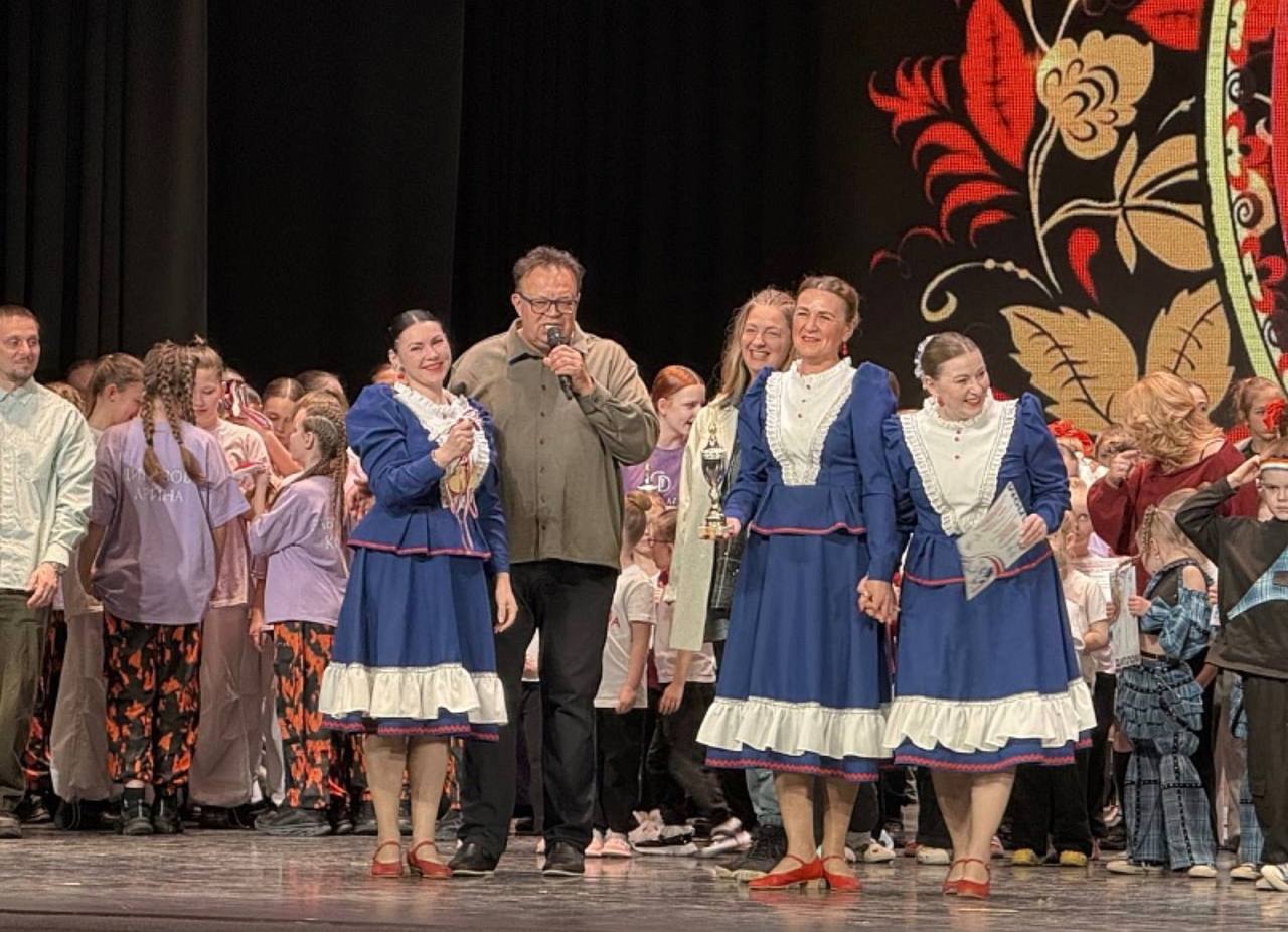 Ансамбль народного танца «Злато» ДК «Цементник» МУ Центр развития культуры стал обладателем Гран-при Международного хореографического конкурса «Молодость», который состоялся в Коломне Ансамбль народного танца «Злато» ДК «Цементник» МУ Центр развития культуры стал обладателем Гран-при Международного хореографического конкурса «Молодость», который состоялся в Коломне