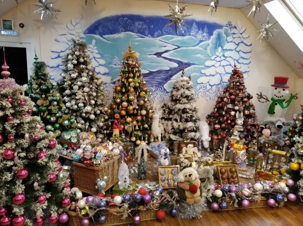 Члены Всероссийского общества глухих посетили фабрику ёлочных игрушек в д. Данилово Члены Всероссийского общества глухих посетили фабрику ёлочных игрушек в д. Данилово