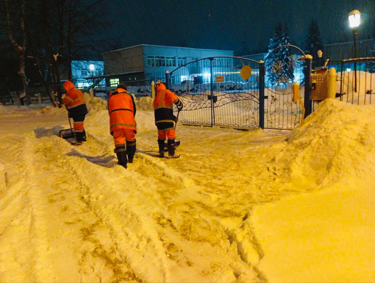 Зима вспомнила, что она зима Зима вспомнила, что она зима