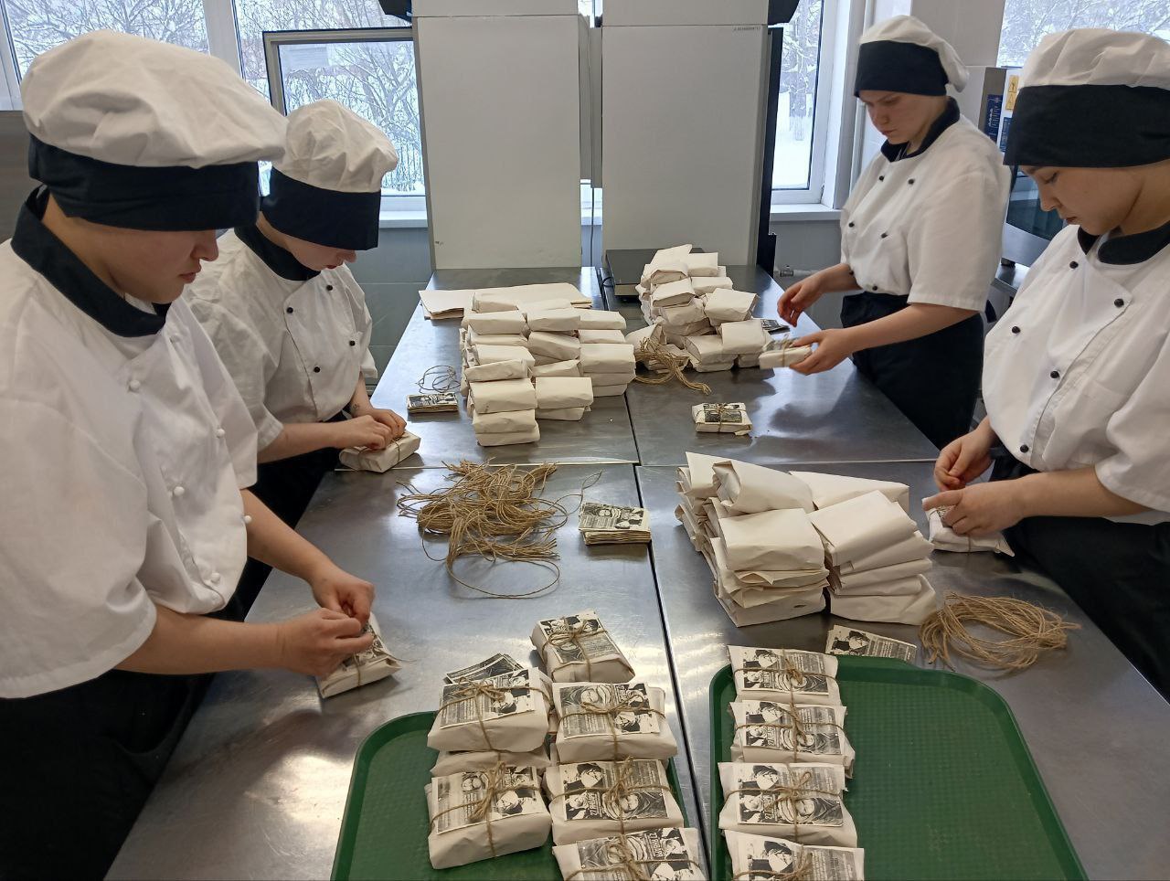 Студенты Губернского колледжа отделения «Общественное питание» традиционно приняли участие в акции «Блокадный хлеб» Студенты Губернского колледжа отделения «Общественное питание» традиционно приняли участие в акции «Блокадный хлеб»