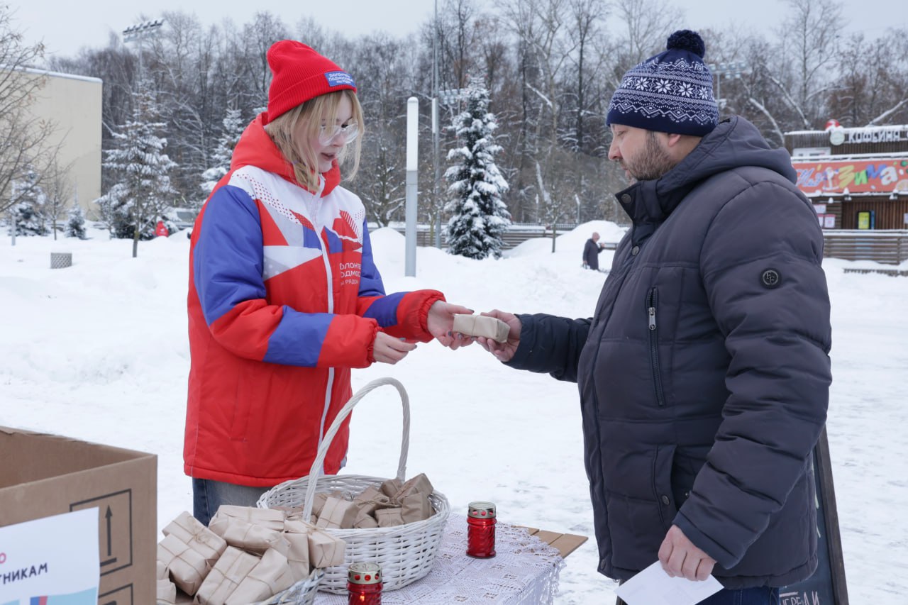 В День полного освобождения Ленинграда от фашистской блокады волонтёры Королёва провели ежегодную акцию «Блокадный хлеб» В День полного освобождения Ленинграда от фашистской блокады волонтёры Королёва провели ежегодную акцию «Блокадный хлеб»