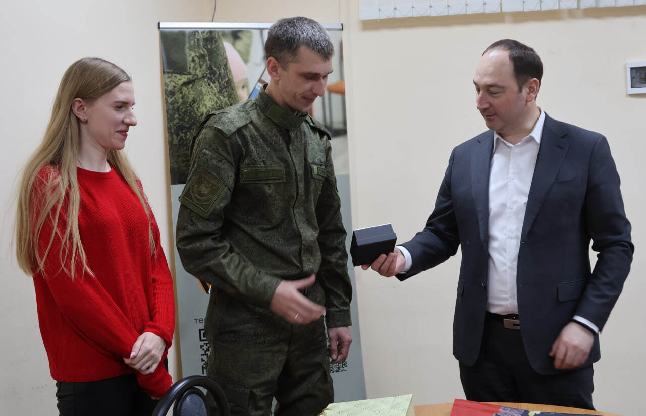 Руководитель муниципалитета встретился с участником СВО, пришедшим в отпуск, и дочерью погибшего ступинского героя Руководитель муниципалитета встретился с участником СВО, пришедшим в отпуск, и дочерью погибшего ступинского героя