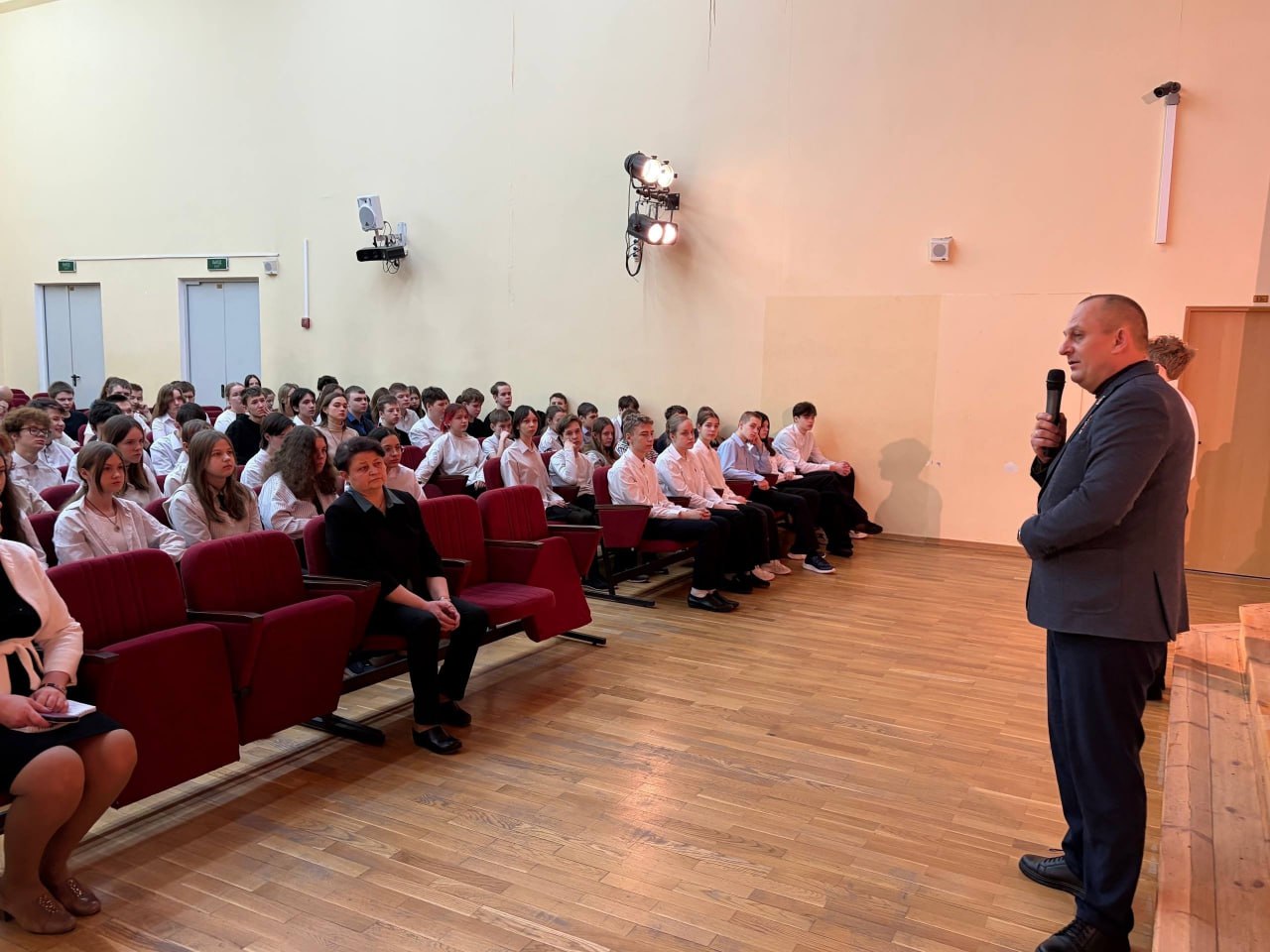 Урок мужества, посвященный Международному дню памяти жертв Холокоста, провели для школьников Балашихи Урок мужества, посвященный Международному дню памяти жертв Холокоста, провели для школьников Балашихи