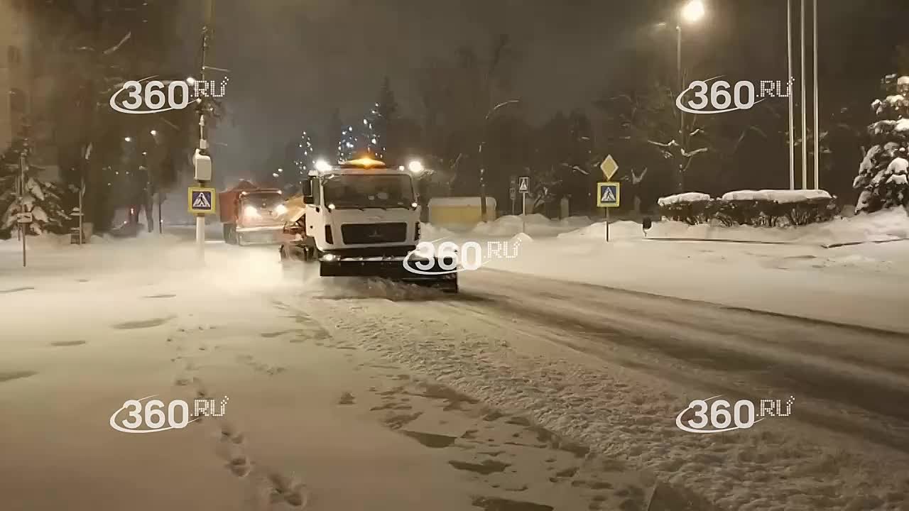 В Ногинске коммунальные службы оперативно убирают снег