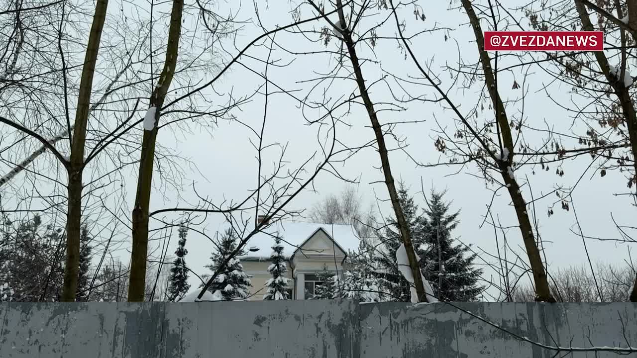 Кадры дома в подмосковной Балашихе, где при пожаре погибли четыре человека и еще несколько пострадали