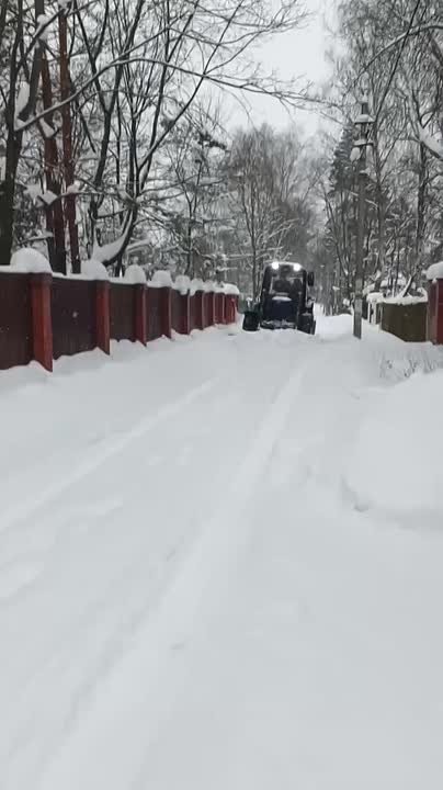 Андрей Булгаков: Продолжаем уборку территории от снега