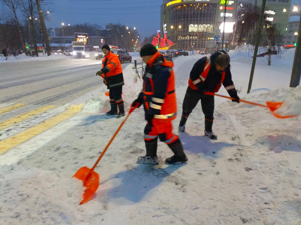 Зима вспомнила, что она зима Зима вспомнила, что она зима