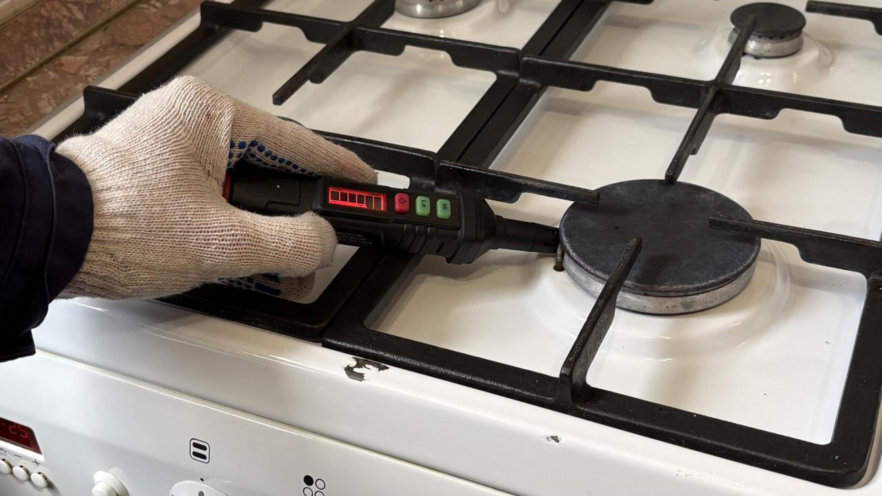 Сотрудники «Мособлгаза» продолжают разъяснять жителям Коломны о техническом обслуживании газового оборудования, плановых проверках и, что особенно актуально, о правилах безопасности Сотрудники «Мособлгаза» продолжают разъяснять жителям Коломны о техническом обслуживании газового оборудования, плановых проверках и, что особенно актуально, о правилах безопасности