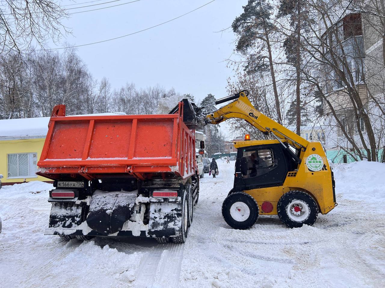 Дорожные и коммунальные службы Дмитровского округа перешли на круглосуточный режим работы Дорожные и коммунальные службы Дмитровского округа перешли на круглосуточный режим работы