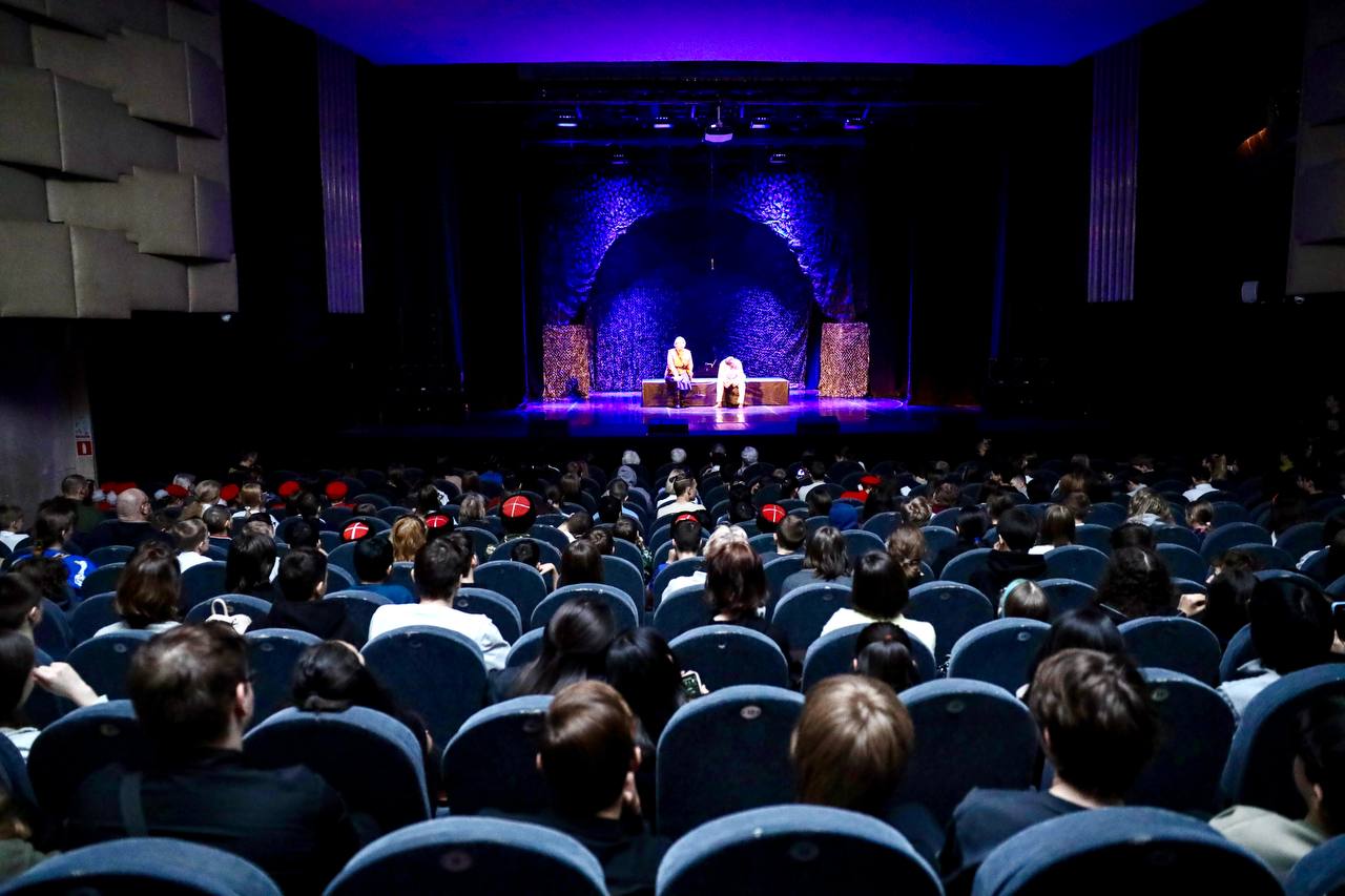 Юлия Купецкая: Непокоренный Ленинград, мы помним подвиг твой! Юлия Купецкая: Непокоренный Ленинград, мы помним подвиг твой!