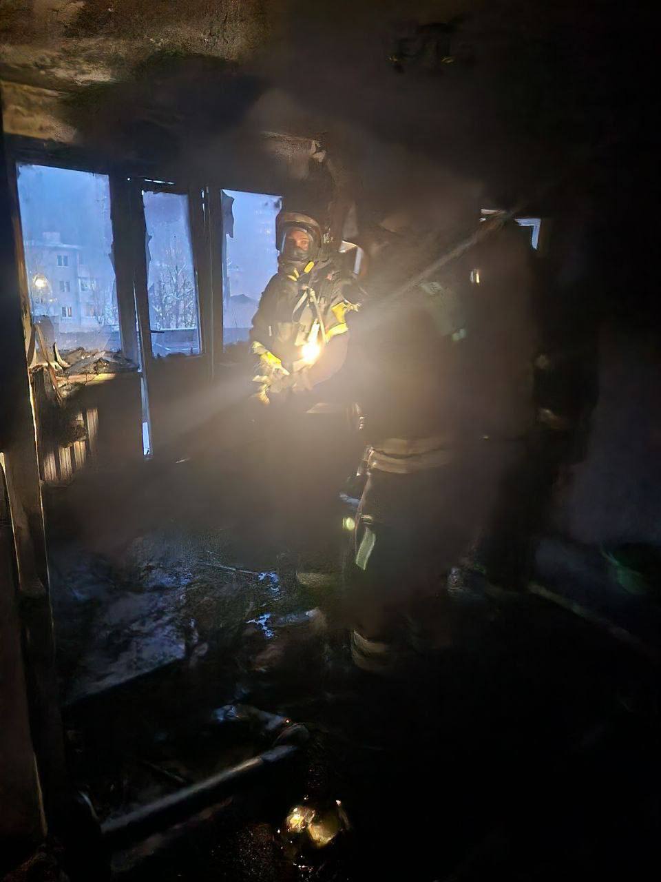 26 января 2026 года пожарно-спасательные подразделения Воскресенска прибыли на вызов к горящей квартире на 5-м этаже дома по ул. Спартака 26 января 2026 года пожарно-спасательные подразделения Воскресенска прибыли на вызов к горящей квартире на 5-м этаже дома по ул. Спартака