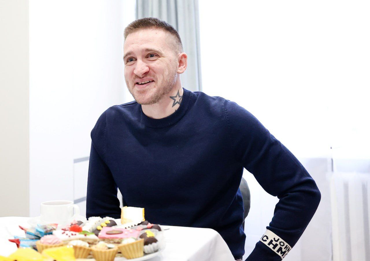 Дмитрий Волков: Навестил семью нашего Героя – Станислава, который, исполнив свой долг в зоне спецоперации, сегодня продолжает дело ратного служения Родине уже в Красногорском военкомате Дмитрий Волков: Навестил семью нашего Героя – Станислава, который, исполнив свой долг в зоне спецоперации, сегодня продолжает дело ратного служения Родине уже в Красногорском военкомате