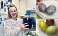 Необычные способы покраски Пасхальных яиц под рукой обычные продукты