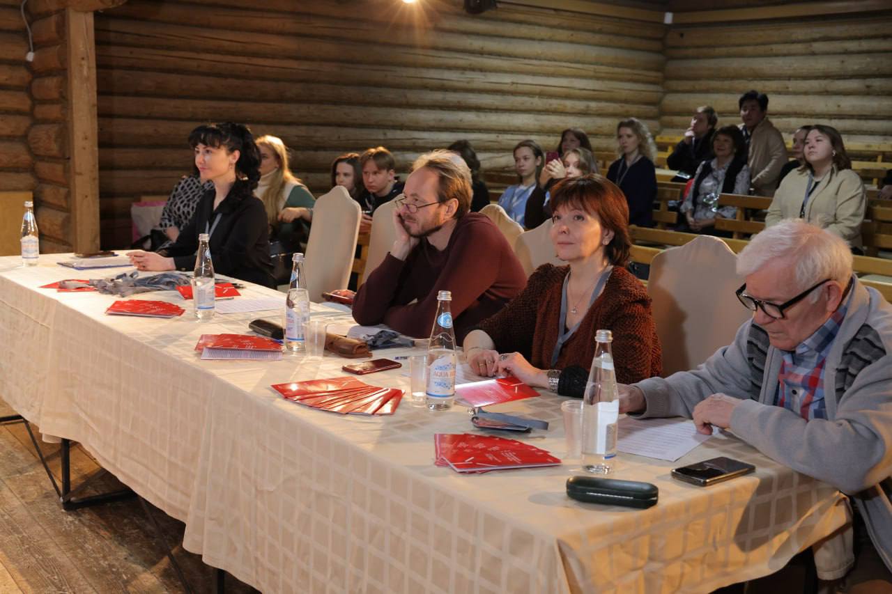 Сегодня в музее-заповеднике А. П. Чехова «Мелихово» завершился первый день второго (очного) тура прослушиваний XVI Международного конкурса чтецких работ имени А. П. Чехова Сегодня в музее-заповеднике А. П. Чехова «Мелихово» завершился первый день второго (очного) тура прослушиваний XVI Международного конкурса чтецких работ имени А. П. Чехова