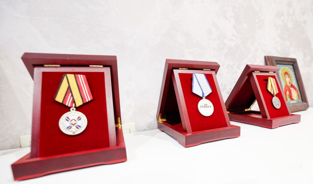 Дмитрий Волков: Навестил семью нашего Героя – Станислава, который, исполнив свой долг в зоне спецоперации, сегодня продолжает дело ратного служения Родине уже в Красногорском военкомате Дмитрий Волков: Навестил семью нашего Героя – Станислава, который, исполнив свой долг в зоне спецоперации, сегодня продолжает дело ратного служения Родине уже в Красногорском военкомате