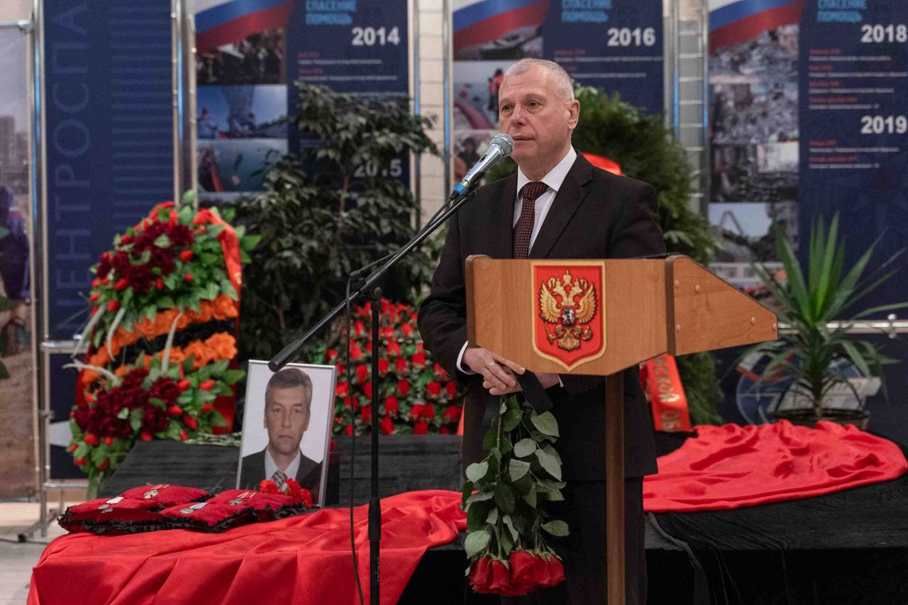 В Жуковском простились с заслуженным спасателем Российской Федерации, одним из основателей «Центроспаса» МЧС России Андреем Данатовичем Легошиным В Жуковском простились с заслуженным спасателем Российской Федерации, одним из основателей «Центроспаса» МЧС России Андреем Данатовичем Легошиным