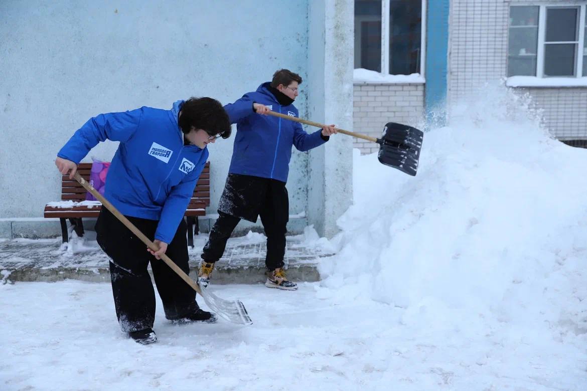 Константин Михальков: С гордостью наблюдаю, как на помощь коммунальщикам приходят сотни добрых рук Константин Михальков: С гордостью наблюдаю, как на помощь коммунальщикам приходят сотни добрых рук