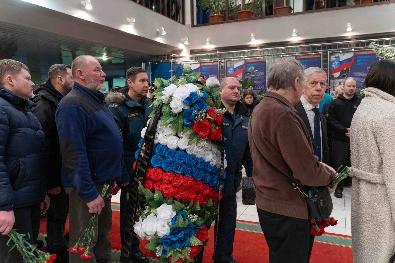 В Жуковском простились с заслуженным спасателем Российской Федерации, одним из основателей «Центроспаса» МЧС России Андреем Данатовичем Легошиным В Жуковском простились с заслуженным спасателем Российской Федерации, одним из основателей «Центроспаса» МЧС России Андреем Данатовичем Легошиным