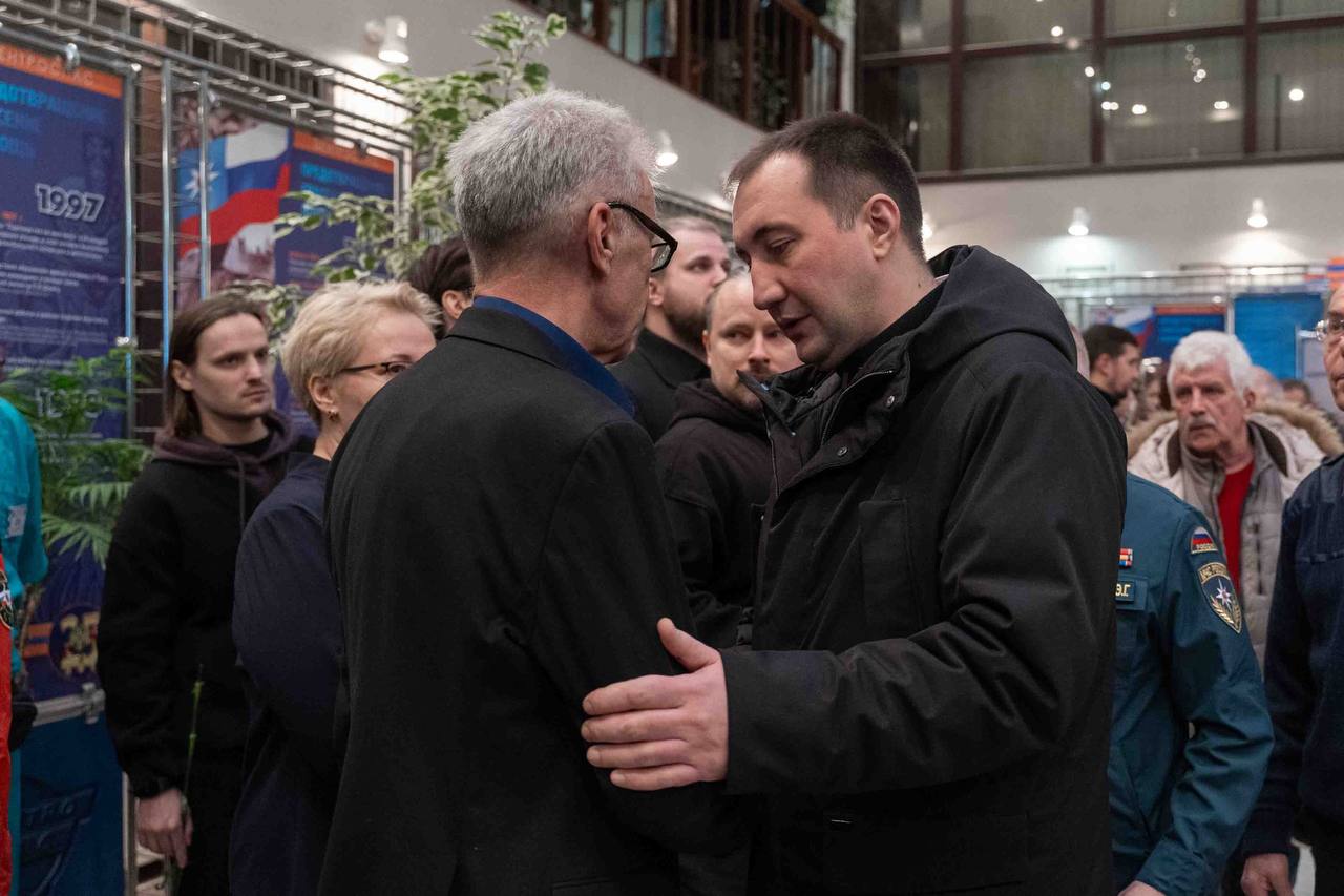 В Жуковском простились с заслуженным спасателем Российской Федерации, одним из основателей «Центроспаса» МЧС России Андреем Данатовичем Легошиным В Жуковском простились с заслуженным спасателем Российской Федерации, одним из основателей «Центроспаса» МЧС России Андреем Данатовичем Легошиным