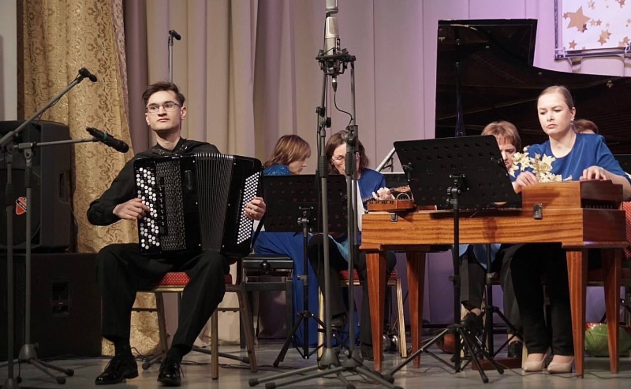 27 января 2026 года в малом зале Дворца культуры «Химик» прошел юбилейный концерт ансамбля русских народных инструментов «Импульс» ДШИ №3 Воскресенской детской школы искусств (руководитель Дмитрий Сметухин, концертмейстер... 27 января 2026 года в малом зале Дворца культуры «Химик» прошел юбилейный концерт ансамбля русских народных инструментов «Импульс» ДШИ №3 Воскресенской детской школы искусств (руководитель Дмитрий Сметухин, концертмейстер...