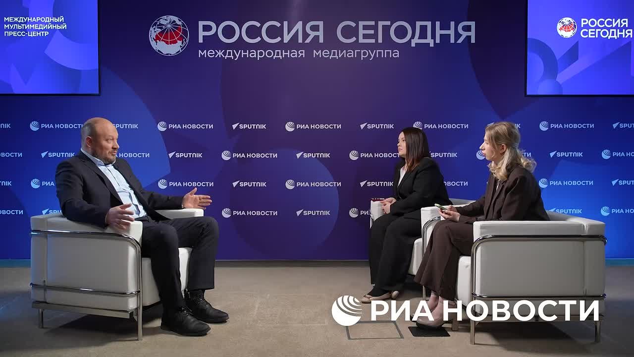 "Машенька" готова открывать новые точки за пределами Подмосковья, если получится найти подходящую команду, рассказал в интервью РИА Новости владелец пекарни Максимов