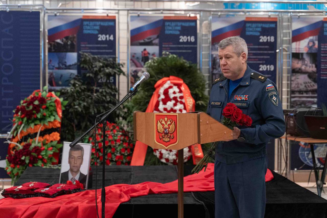 В Жуковском простились с заслуженным спасателем Российской Федерации, одним из основателей «Центроспаса» МЧС России Андреем Данатовичем Легошиным В Жуковском простились с заслуженным спасателем Российской Федерации, одним из основателей «Центроспаса» МЧС России Андреем Данатовичем Легошиным