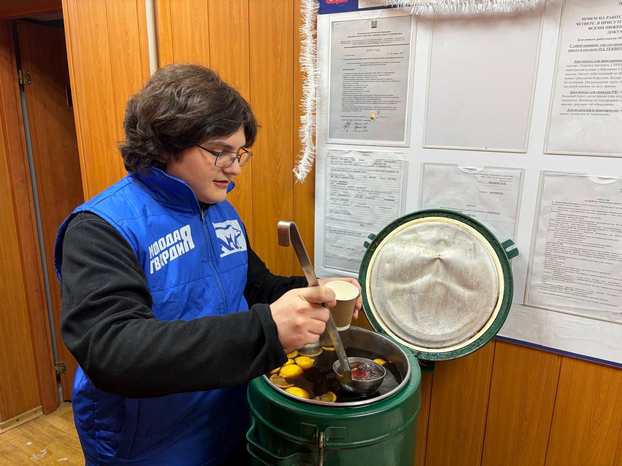 Константин Михальков: С гордостью наблюдаю, как на помощь коммунальщикам приходят сотни добрых рук Константин Михальков: С гордостью наблюдаю, как на помощь коммунальщикам приходят сотни добрых рук