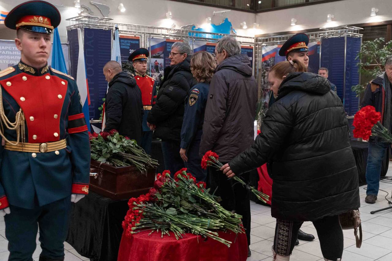 В Жуковском простились с заслуженным спасателем Российской Федерации, одним из основателей «Центроспаса» МЧС России Андреем Данатовичем Легошиным В Жуковском простились с заслуженным спасателем Российской Федерации, одним из основателей «Центроспаса» МЧС России Андреем Данатовичем Легошиным