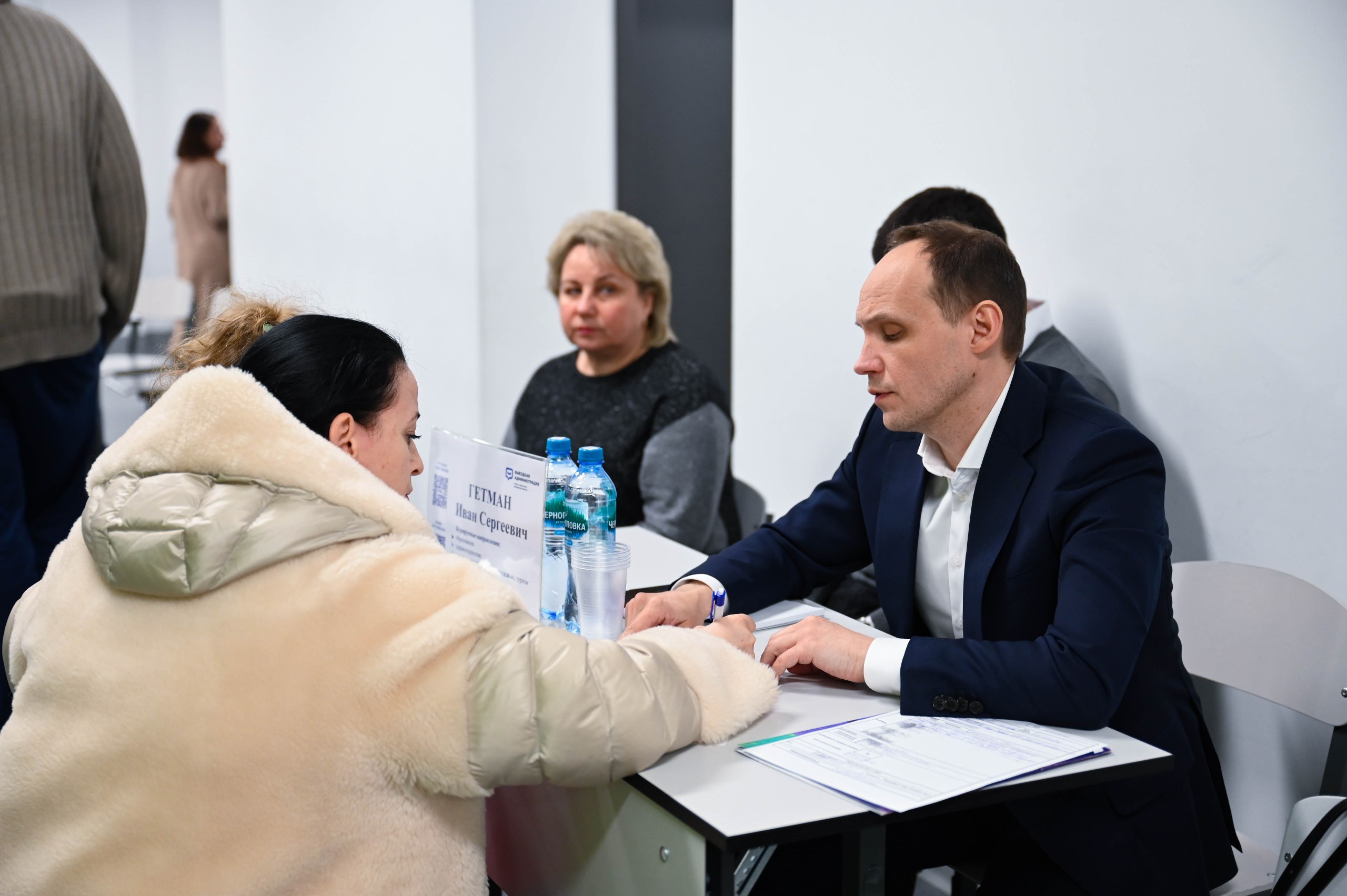 На территории образовательного центра «Старт» имени К.Д. Ушинского в Мисайлово прошла традиционная встреча с жителями в формате «выездной администрации» На территории образовательного центра «Старт» имени К.Д. Ушинского в Мисайлово прошла традиционная встреча с жителями в формате «выездной администрации»