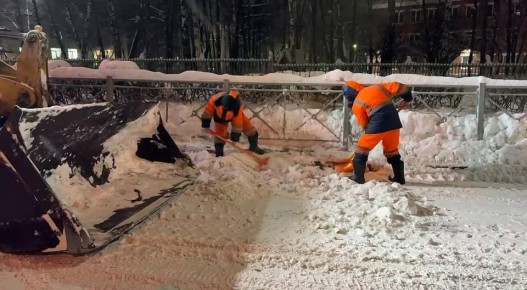 Григорий Артамонов: Продолжаем борьбу с последствиями снегопада в круглосуточном режиме
