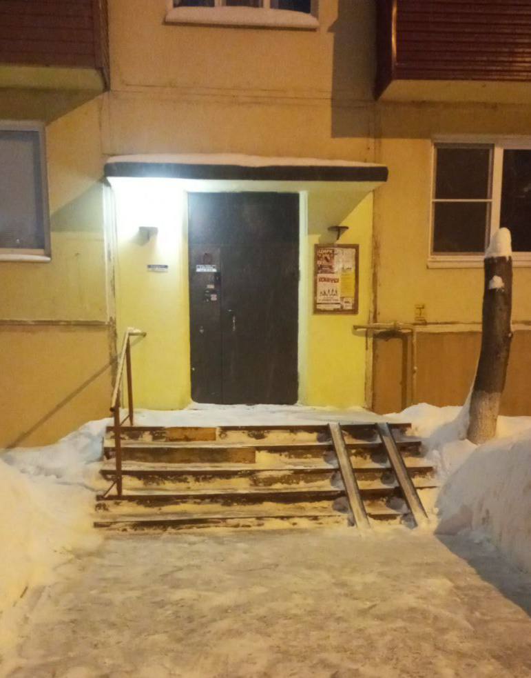 Погода продолжает преподносить сюрпризы, но наши дворники продолжают работать! Они очищают дворовые территории, чтобы обеспечить чистоту и комфорт Погода продолжает преподносить сюрпризы, но наши дворники продолжают работать! Они очищают дворовые территории, чтобы обеспечить чистоту и комфорт