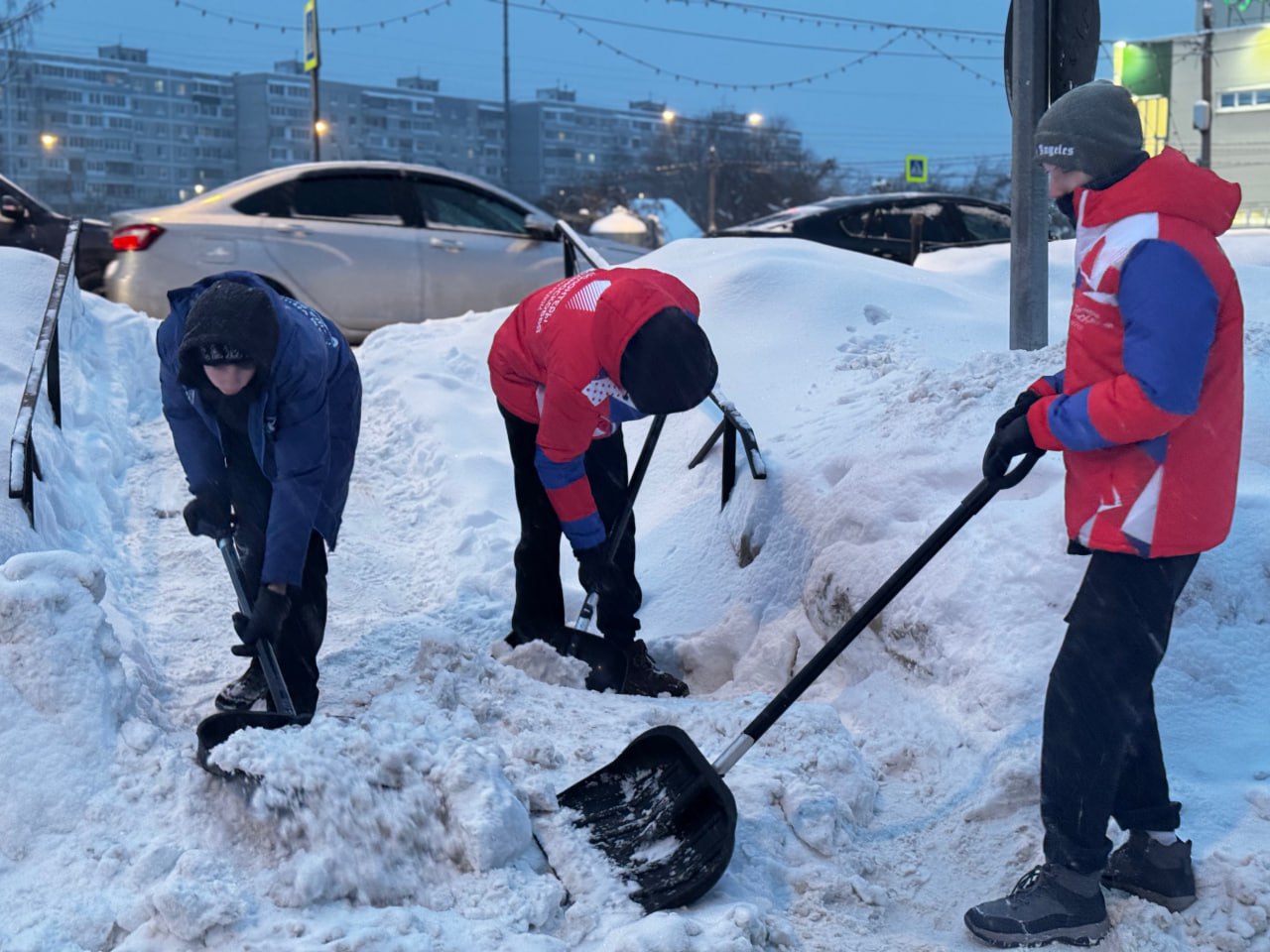 Вместе мы сила!. В период сложных погодных условий очень важно сохранять сплоченность и отзывчивость Вместе мы сила!. В период сложных погодных условий очень важно сохранять сплоченность и отзывчивость