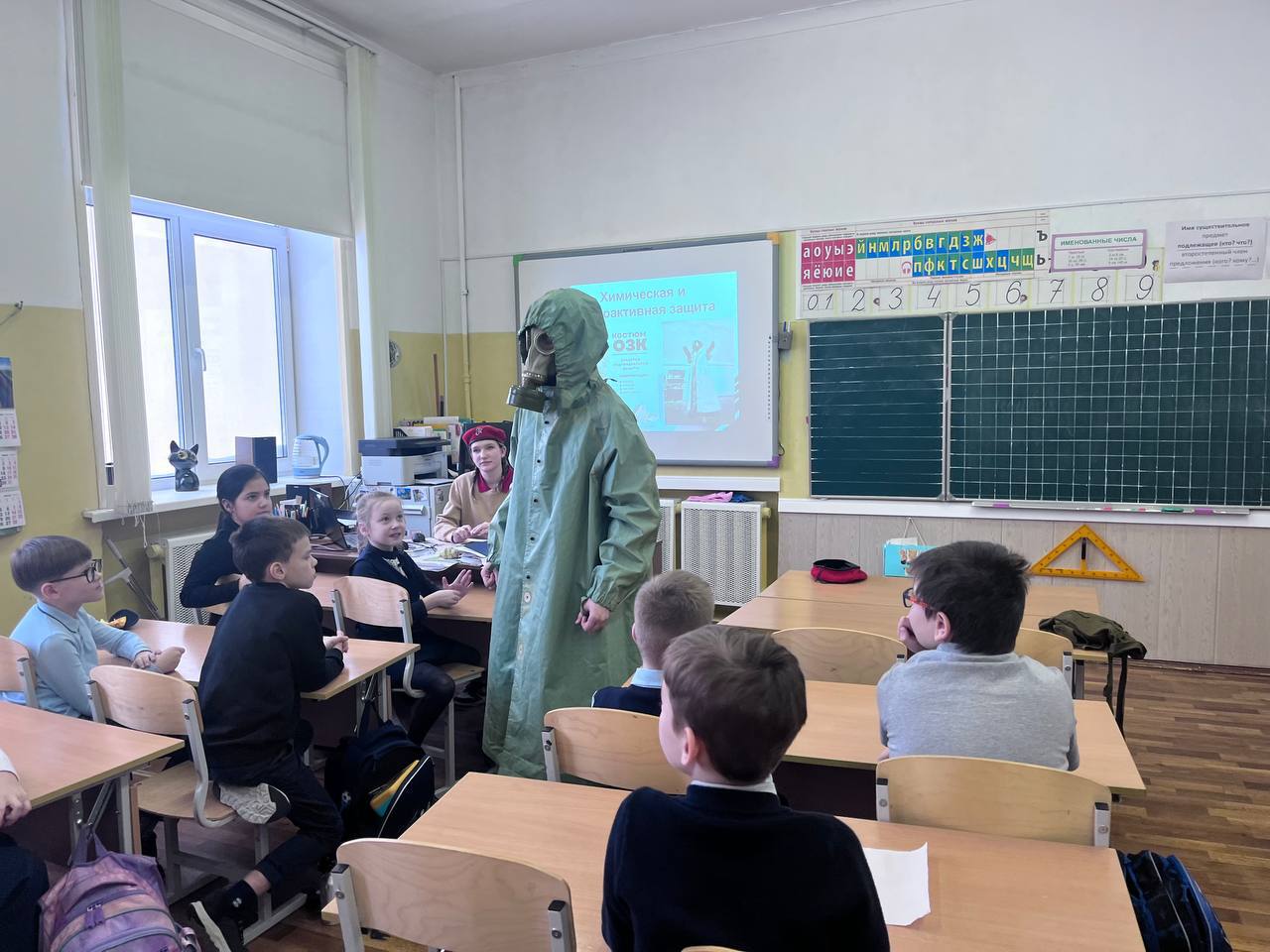 Юнармейский отряд «Комета»: урок мастерства для младших классов в лицее №4 Юнармейский отряд «Комета»: урок мастерства для младших классов в лицее №4