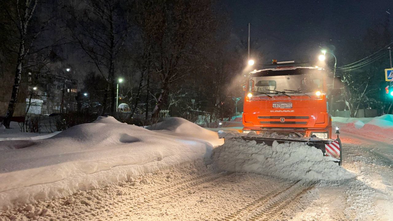 Григорий Артамонов: Снегопад завершился. В приоритете сейчас – повторная зачистка территорий, расширение проезжей части и вывоз снега Григорий Артамонов: Снегопад завершился. В приоритете сейчас – повторная зачистка территорий, расширение проезжей части и вывоз снега