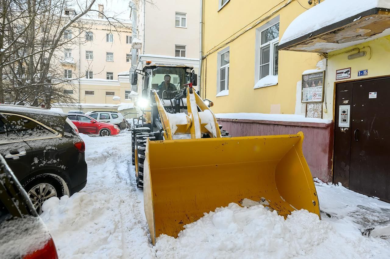 Григорий Артамонов: Снегопад завершился. В приоритете сейчас – повторная зачистка территорий, расширение проезжей части и вывоз снега Григорий Артамонов: Снегопад завершился. В приоритете сейчас – повторная зачистка территорий, расширение проезжей части и вывоз снега