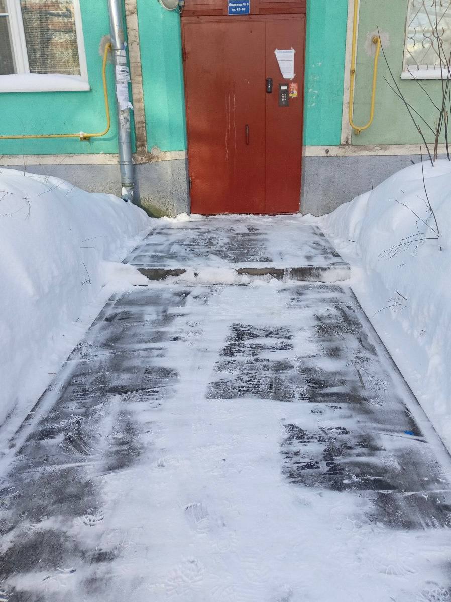 Коммунальщики Химок убирают дороги и улицы города Коммунальщики Химок убирают дороги и улицы города