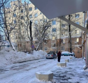 Женщина погибла из-за упавшей сосульки в Москве