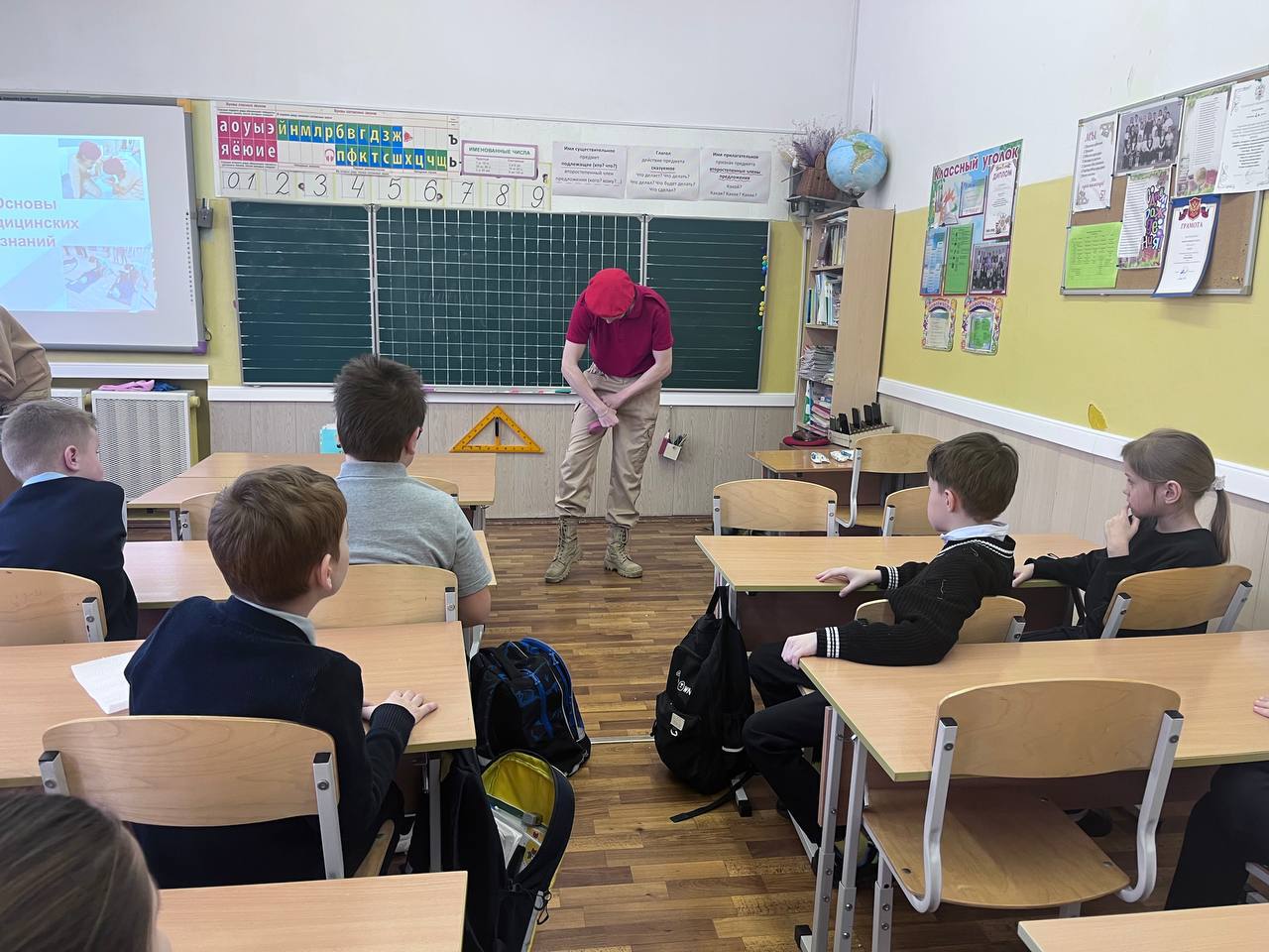 Юнармейский отряд «Комета»: урок мастерства для младших классов в лицее №4 Юнармейский отряд «Комета»: урок мастерства для младших классов в лицее №4